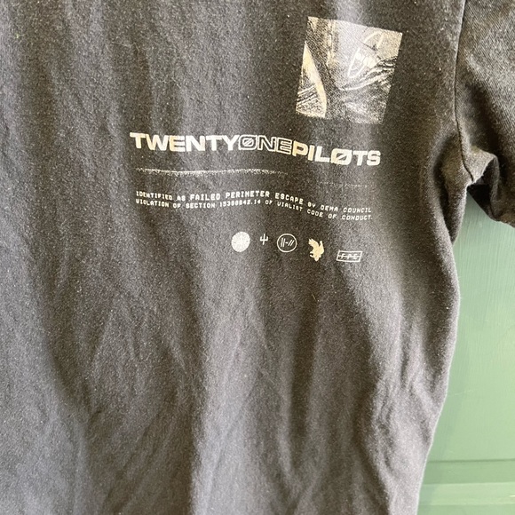Twenty one Pilots boys x small T-shirt EUC - Picture 3 of 4